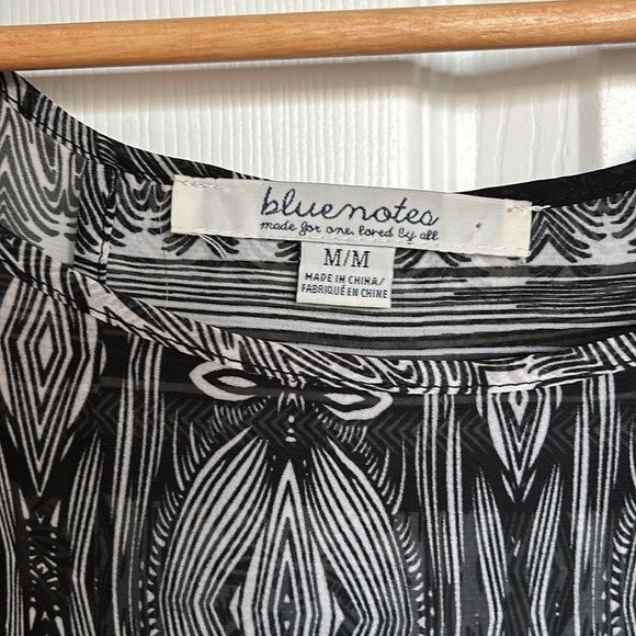 Bluenotes cropped sheer blouse - Picture 2 of 4